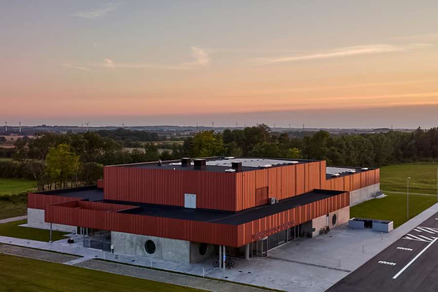 Swimming dreams take shape behind steel profiles in Vesthimmerland, Svømmecenter Vesthimmerland, Løgstørvej 59, 9600 Aars, Denmark